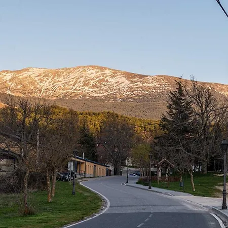 Valsain Con Piscina Y Patio Privado Piscina Abierta