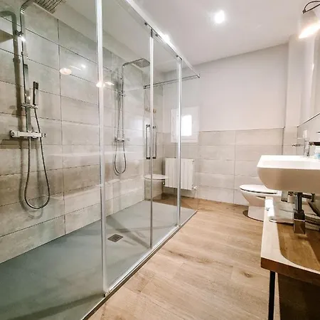 Valsain Con Piscina Y Patio Privado Piscina Abierta Сasa de vacaciones