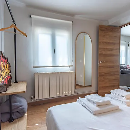 Valsain Con Piscina Y Patio Privado Piscina Abierta *