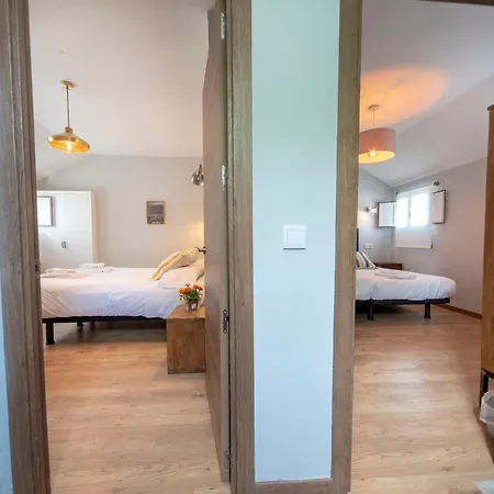 Valsain Con Piscina Y Patio Privado Piscina Abierta Сasa de vacaciones La Pradera de Navalhorno