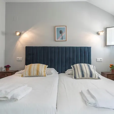 Valsain Con Piscina Y Patio Privado Piscina Abierta Сasa de vacaciones *